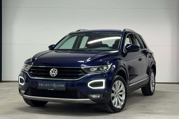 Blå VW T-Roc fra 2019 set udefra