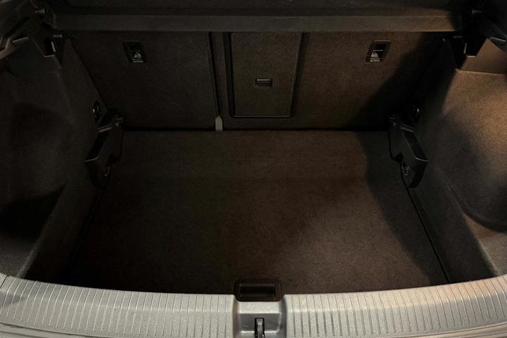 Blå VW T-Roc fra 2019