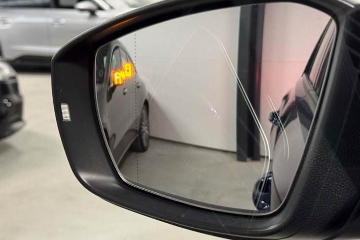 Blå VW T-Roc fra 2019