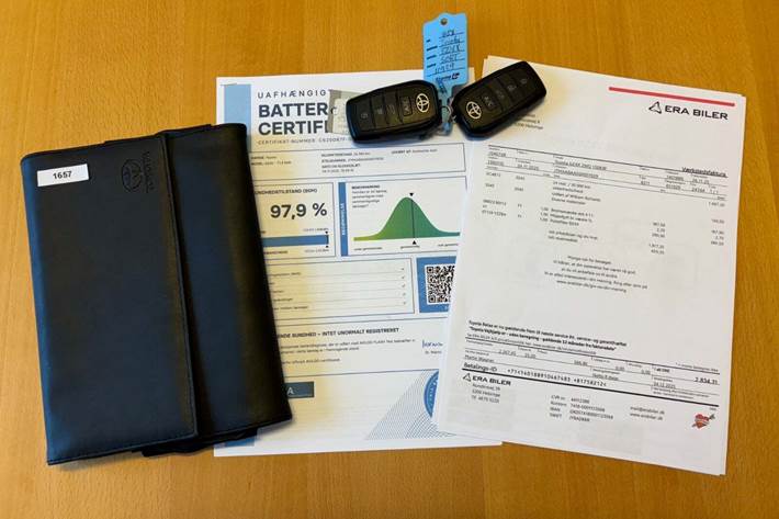 Sort Toyota BZ4X fra 2023