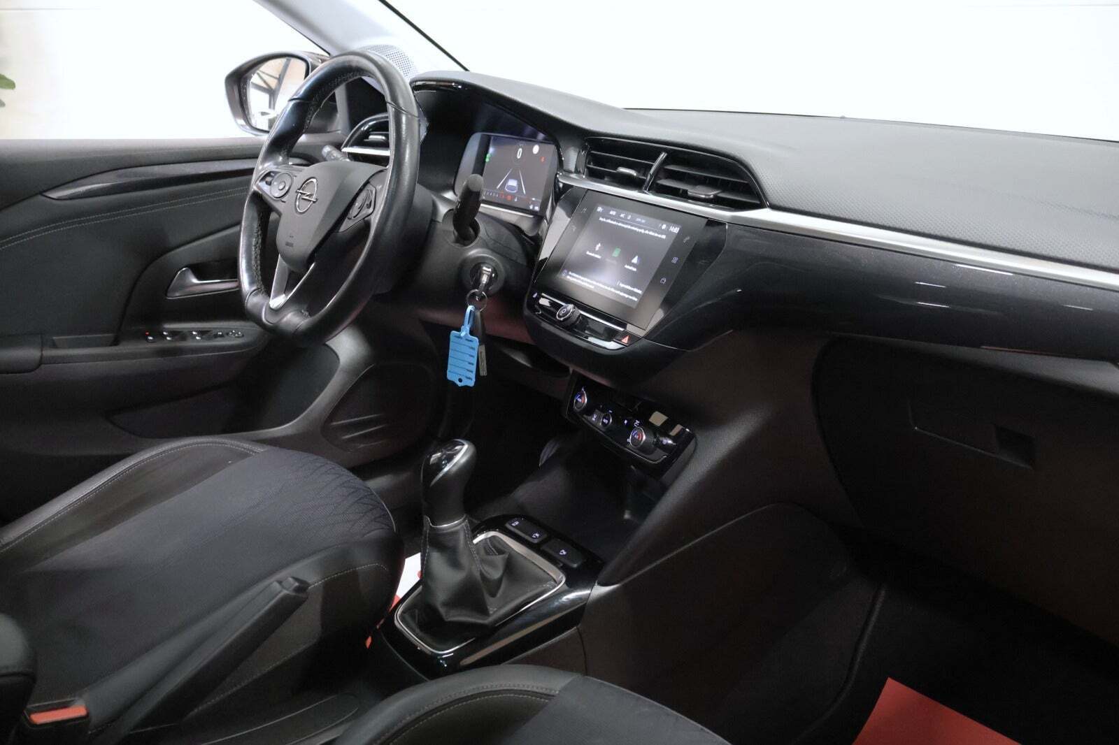 Blå Opel Corsa fra 2020