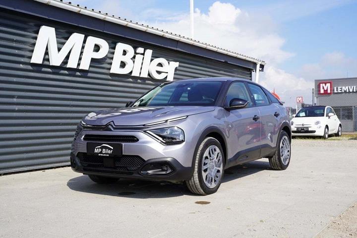 Grå Citroën C4 fra 2022 set udefra