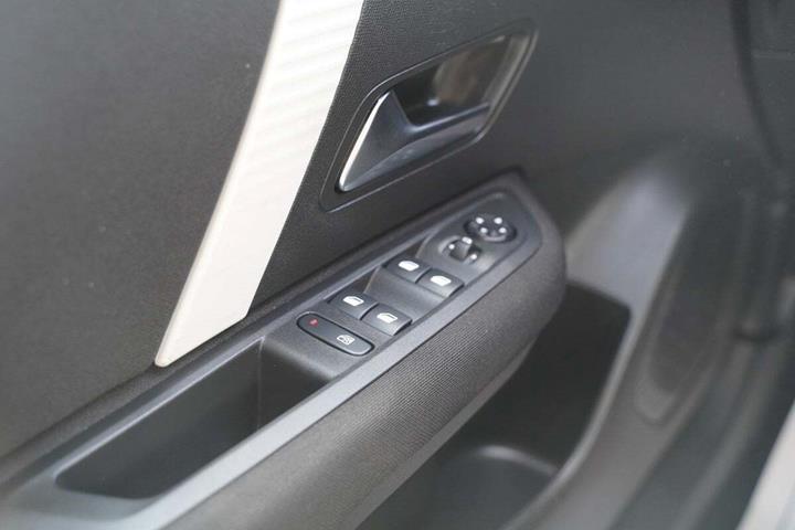 Grå Citroën C4 fra 2022
