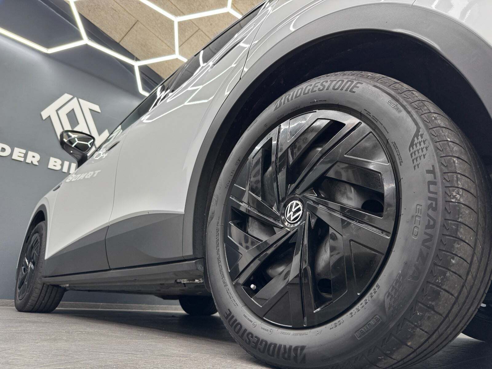 Hvid VW ID.4 fra 2021