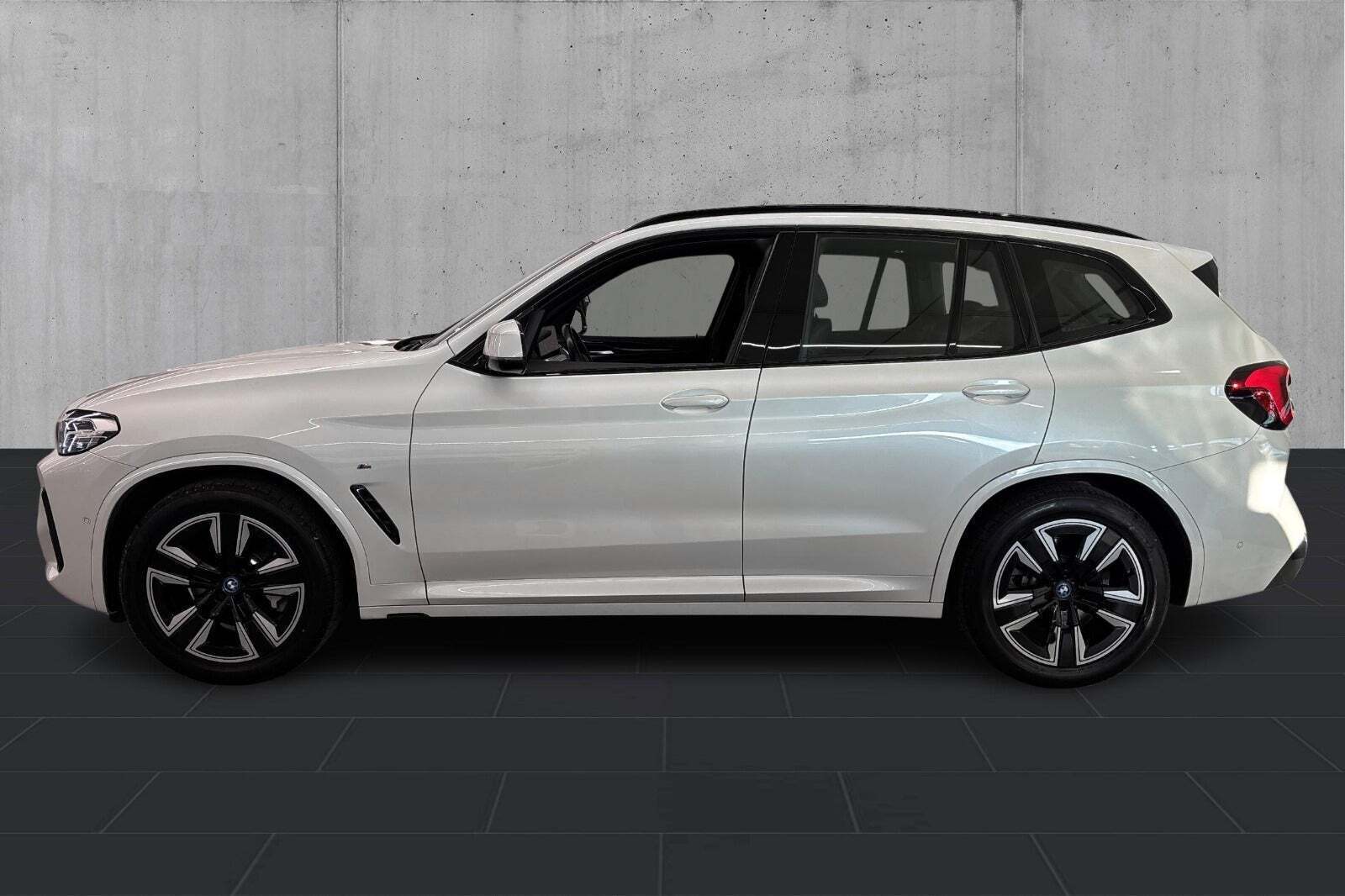 BMW iX3 Charged M-Sport