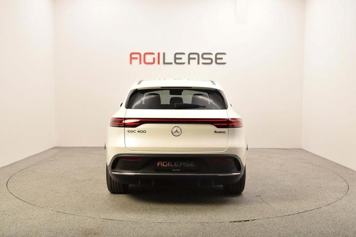 Hvid Mercedes EQC400 fra 2021