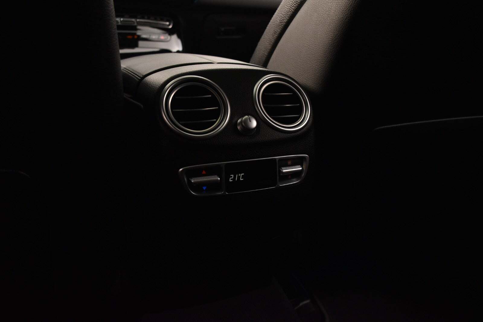Hvid Mercedes EQC400 fra 2021