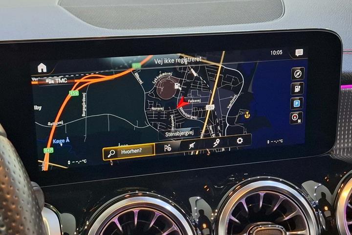 Hvid Mercedes EQB300 fra 2022