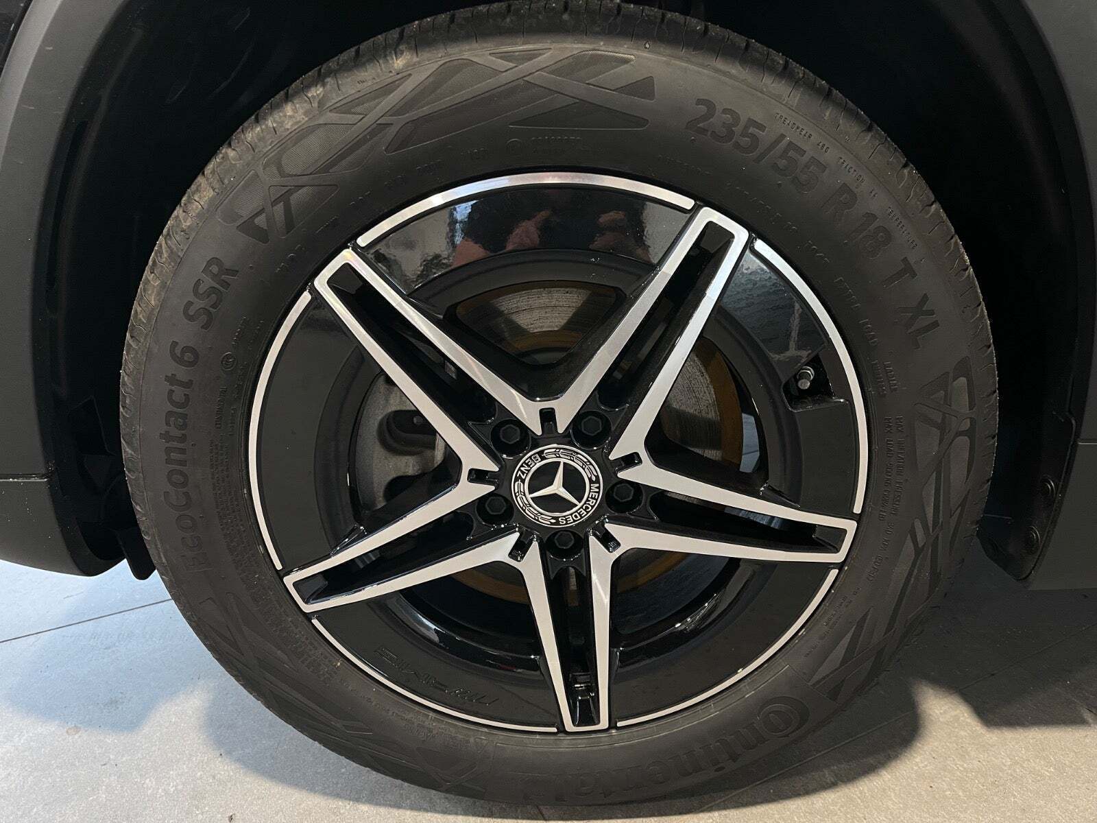 Sort Mercedes EQA250 fra 2023