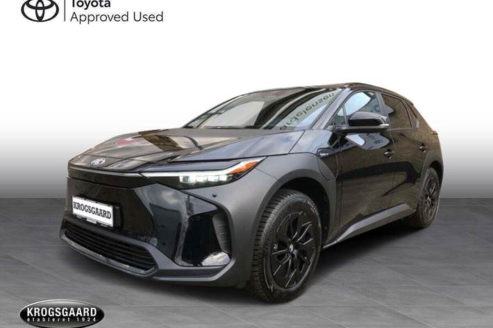 Sort Toyota BZ4X fra 2024 set udefra