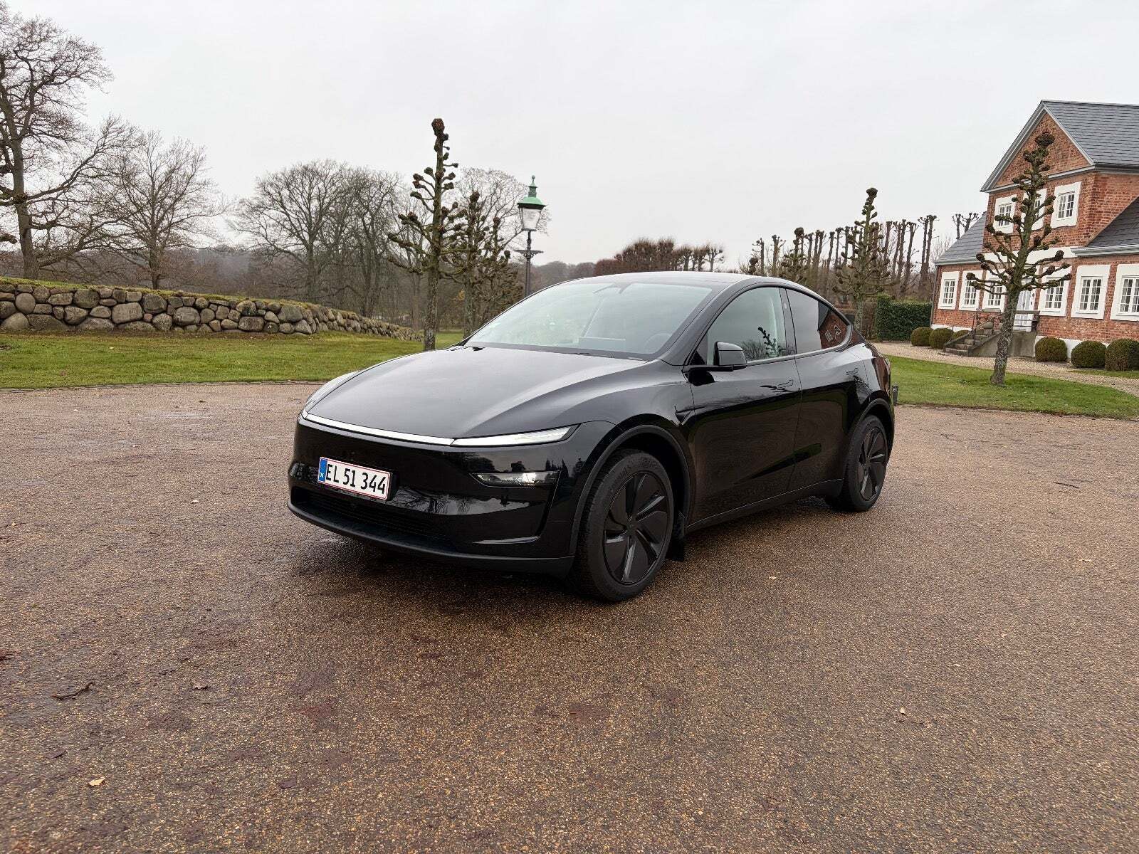Tesla Model Y Long Range RWD