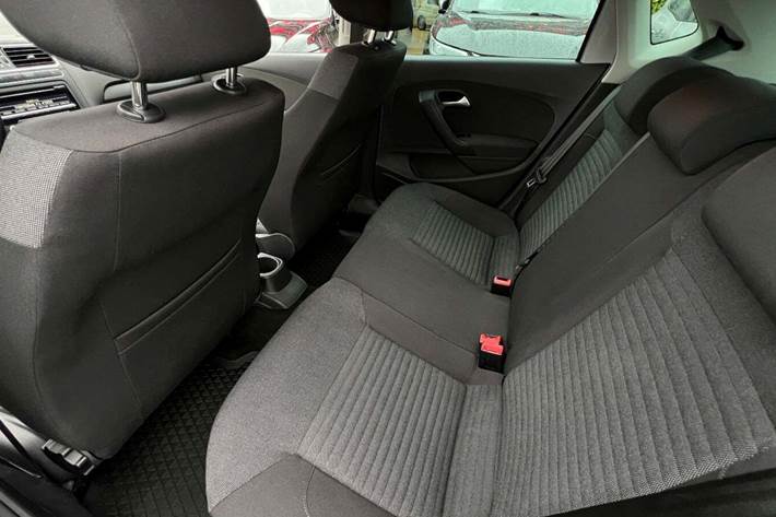 Sølv VW Polo fra 2014