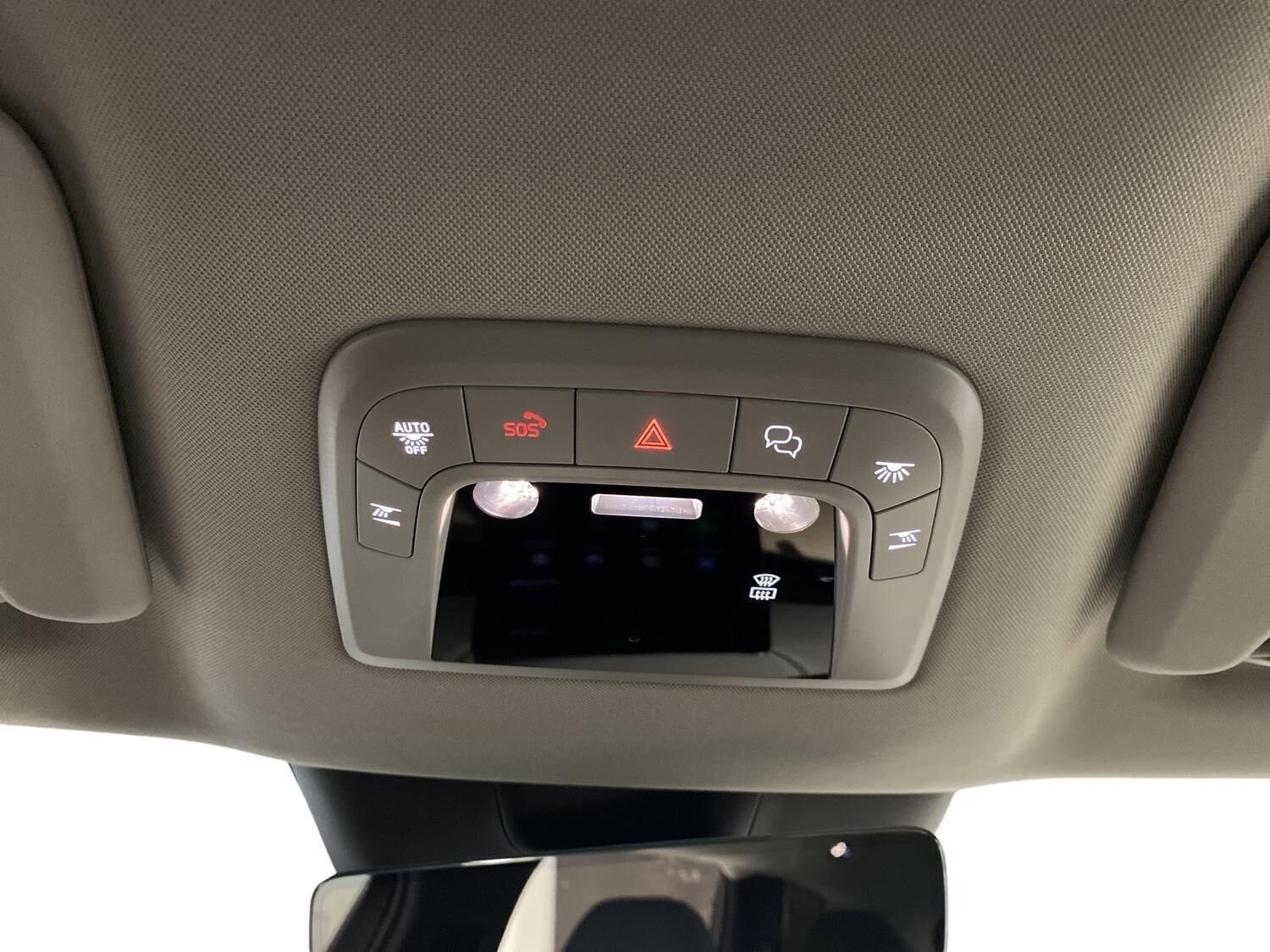 Sort Volvo EX90 fra 2025