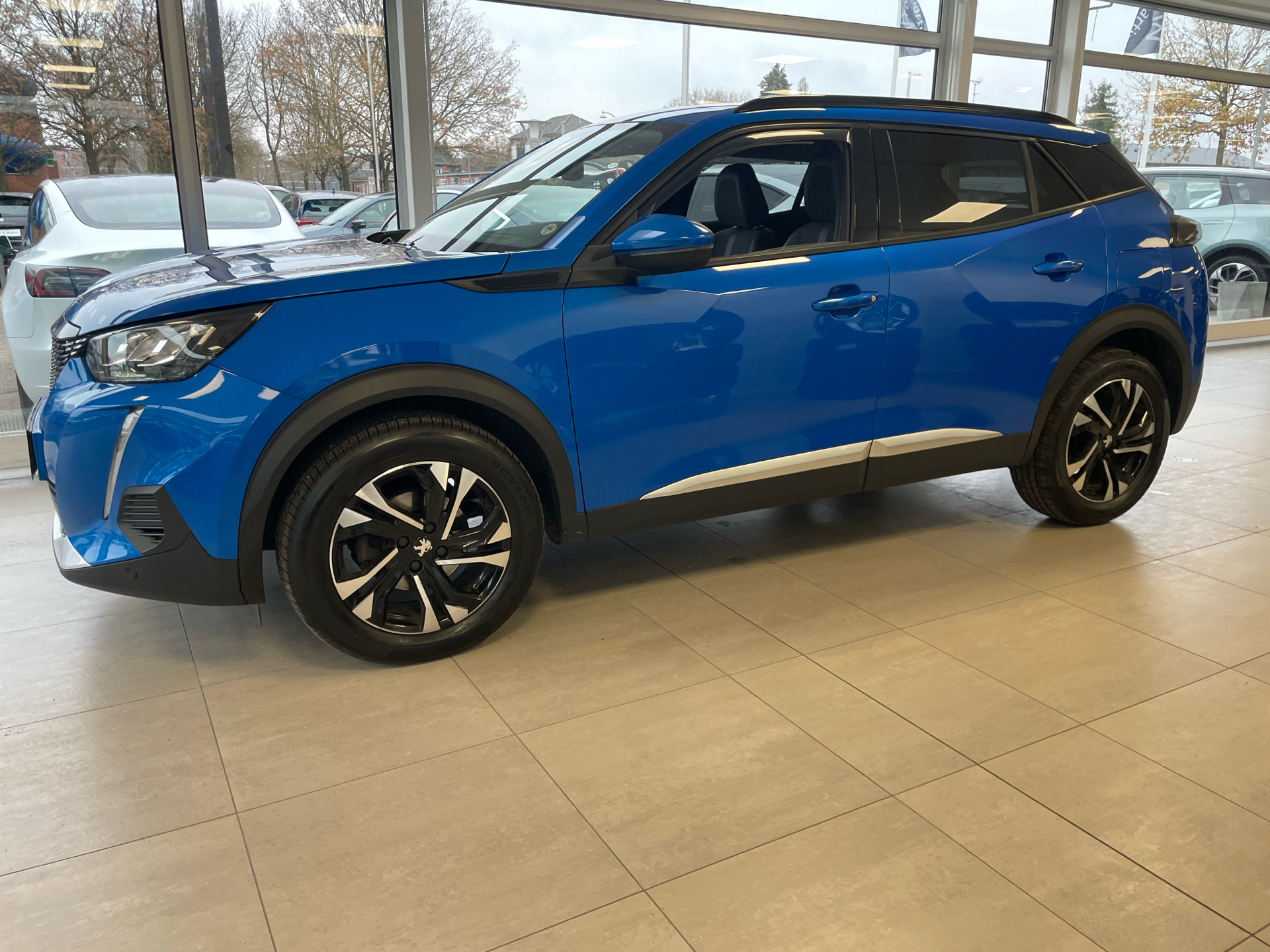 Peugeot 2008 1,2 PureTech Allure Grand 130HK 5d