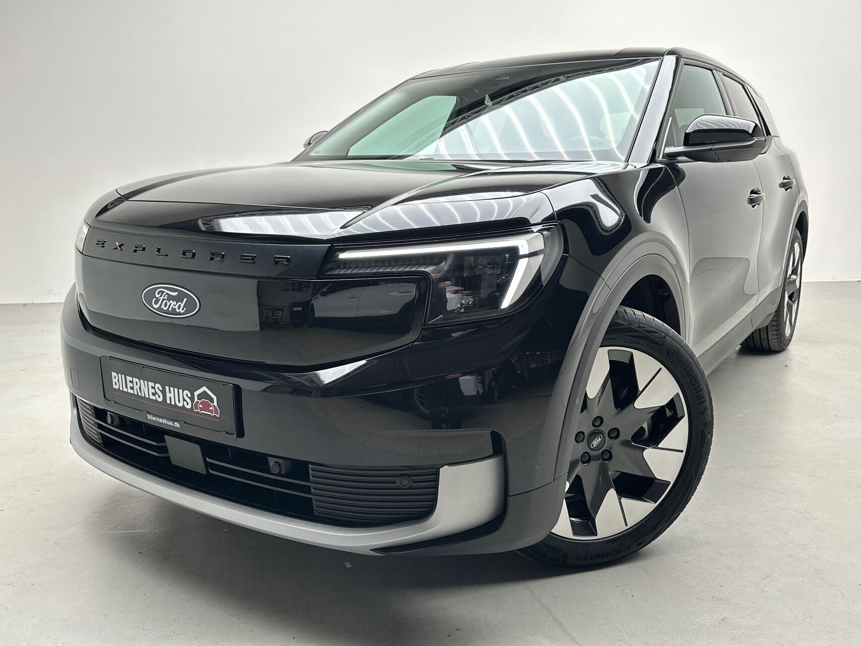 Sort Ford Explorer fra 2025