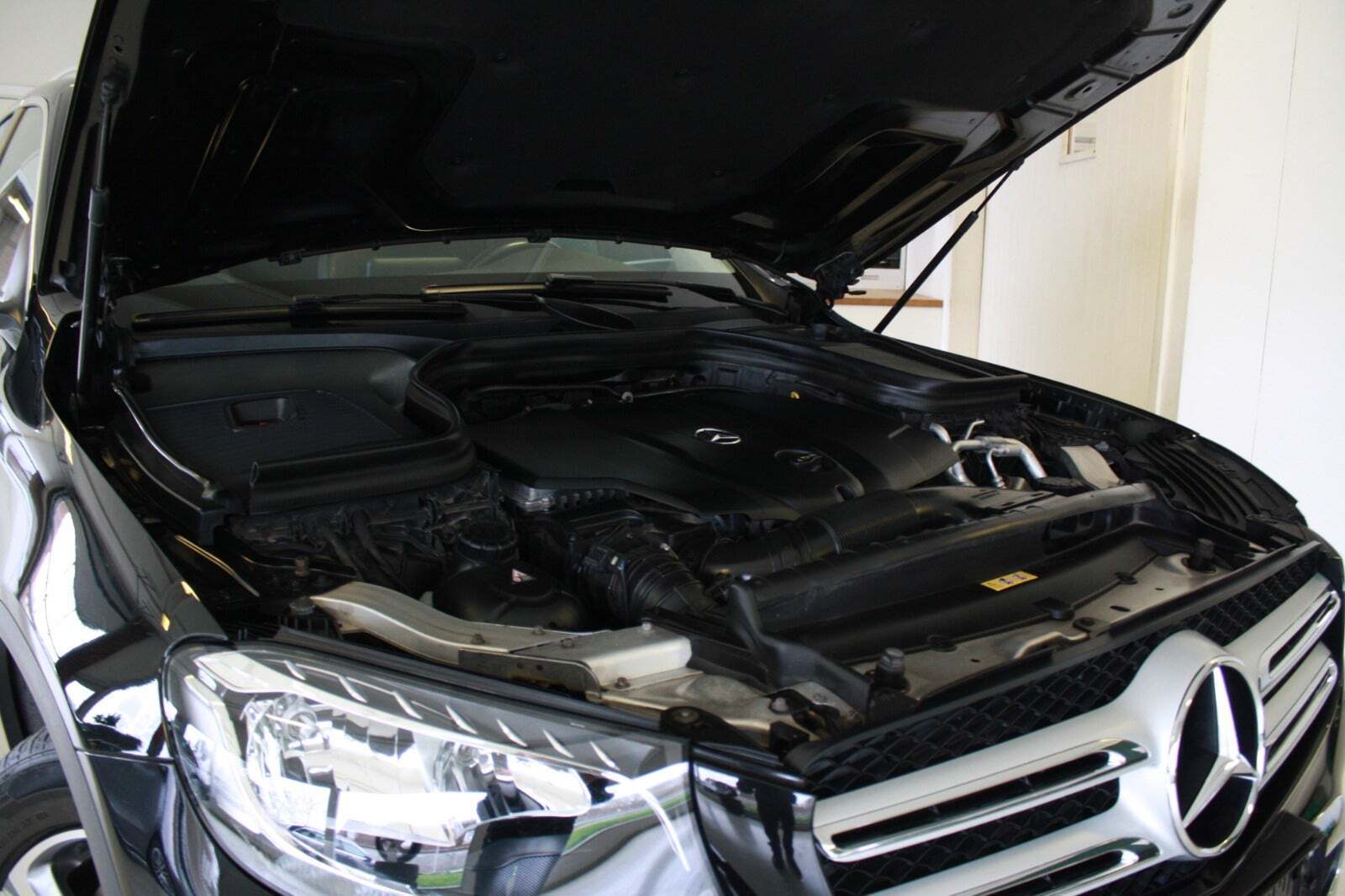 Sort Mercedes GLC220 d fra 2017