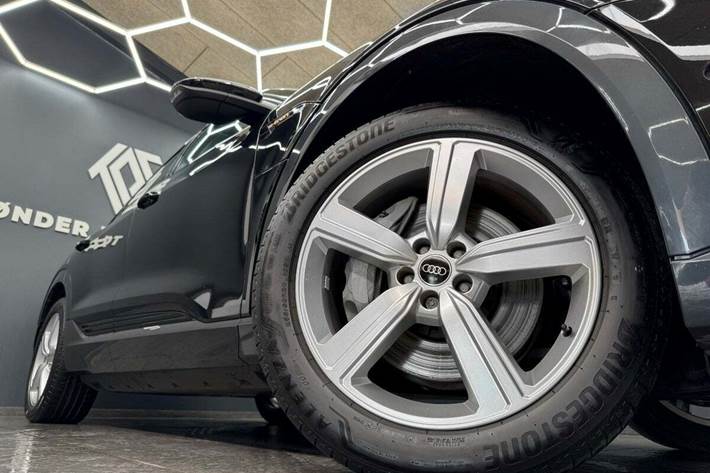 Sort Audi e-tron fra 2023
