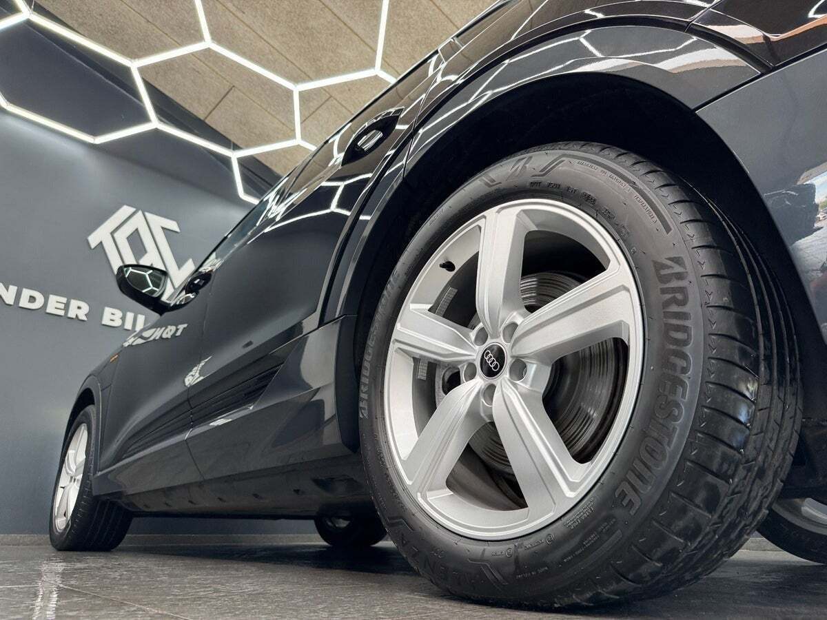 Sort Audi e-tron fra 2023
