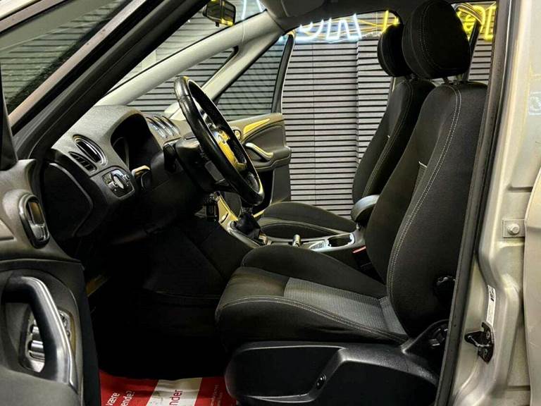 Ford S-MAX 2,0 Titanium 7prs