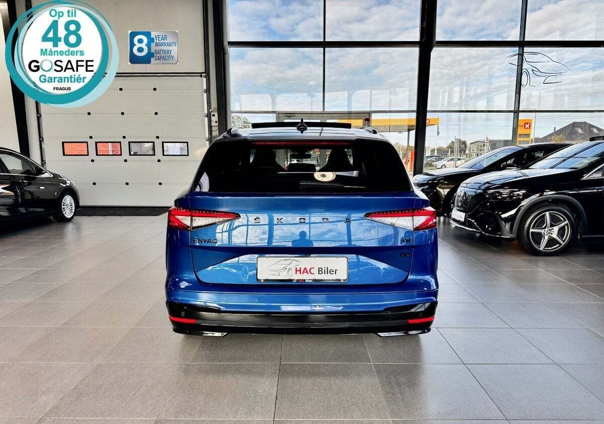 Blå Skoda Enyaq fra 2023