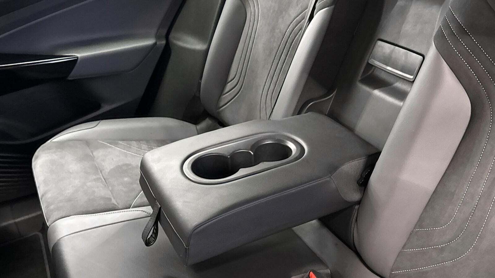 Grå VW ID.4 fra 2022