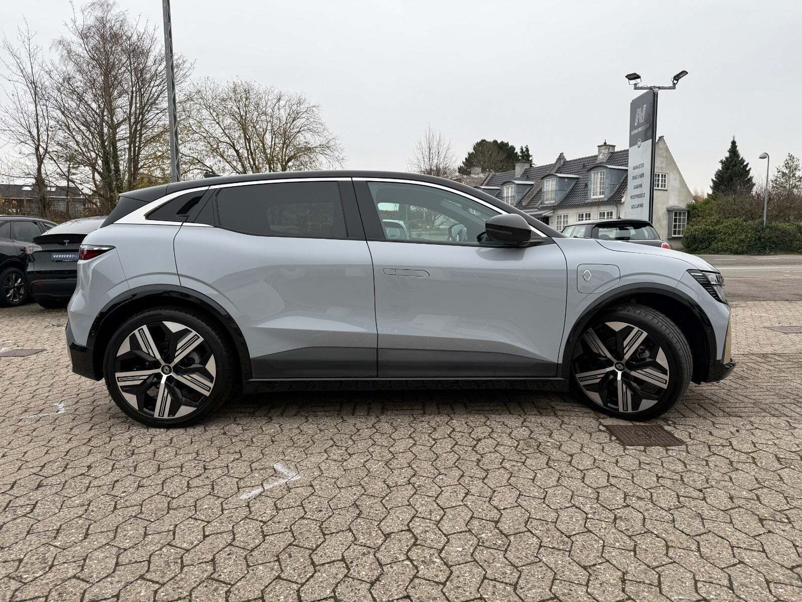 Renault Megane E-Tech 60 Iconic