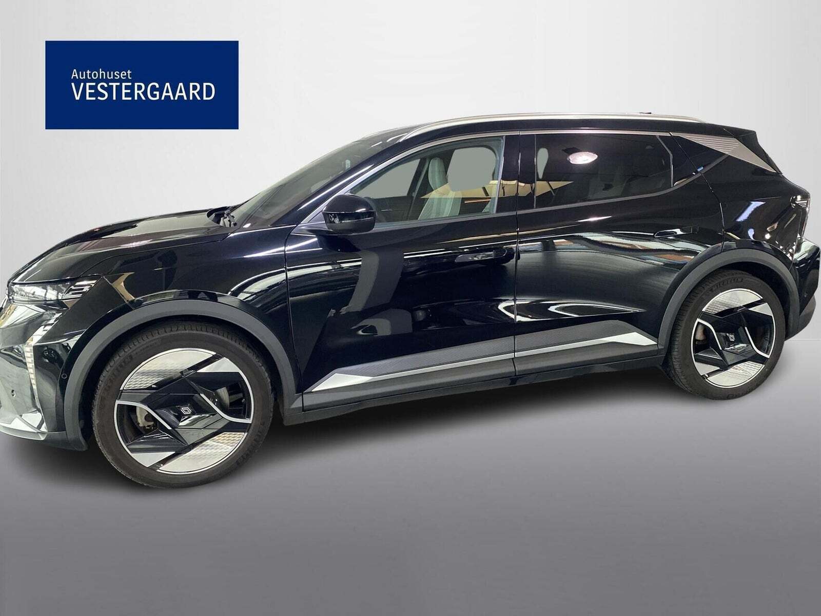 Sort Renault Scenic E-Tech fra 2025