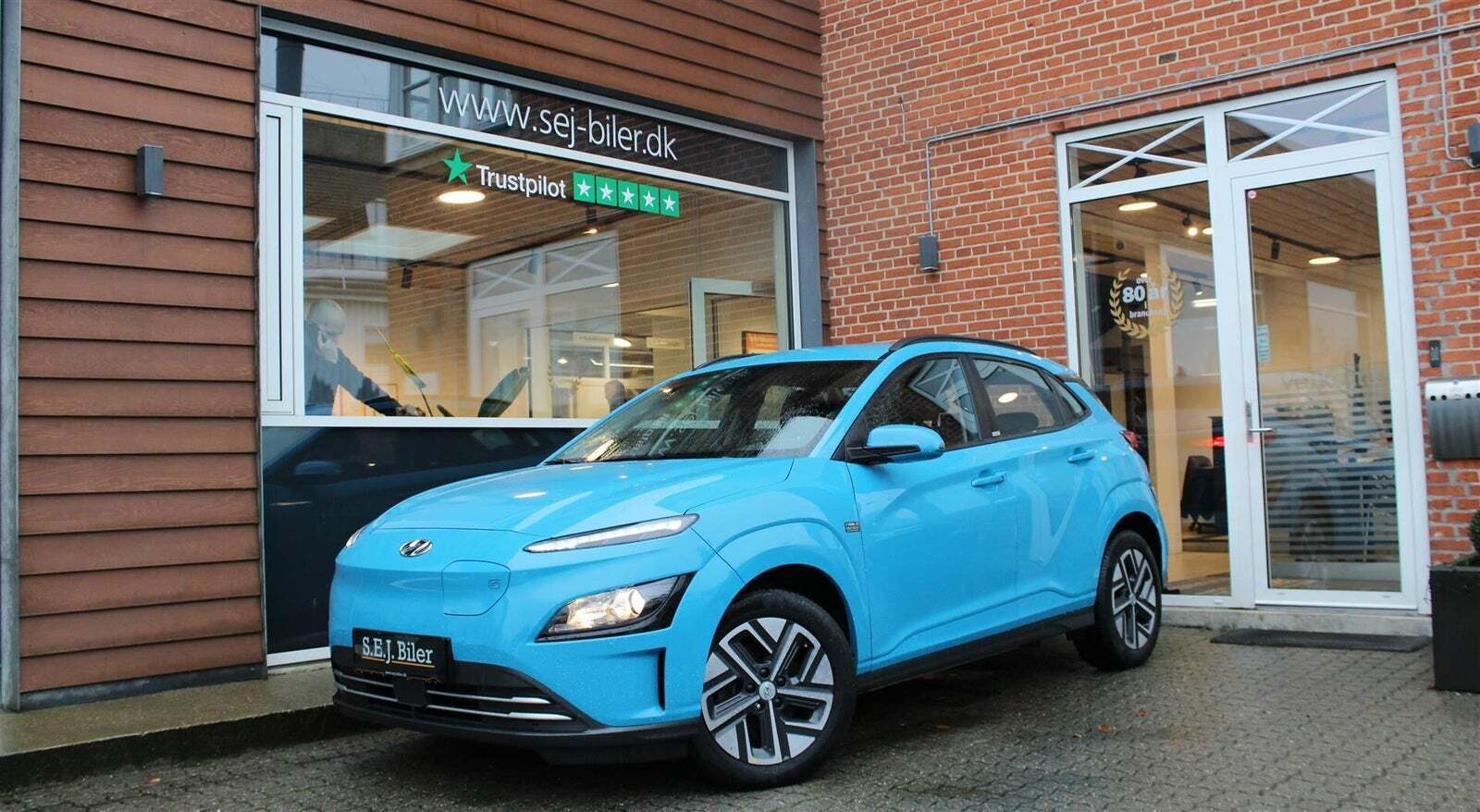 Blå Hyundai Kona fra 2021