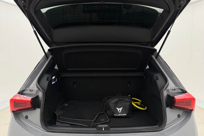 Grå Cupra Born fra 2022