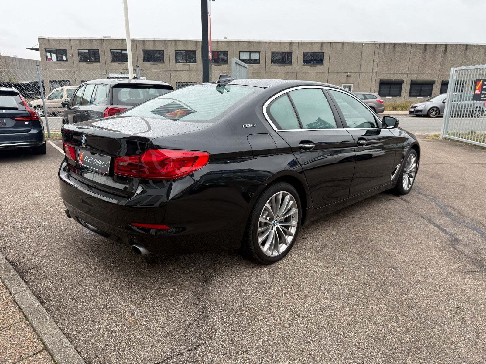 Sort BMW 530e fra 2018