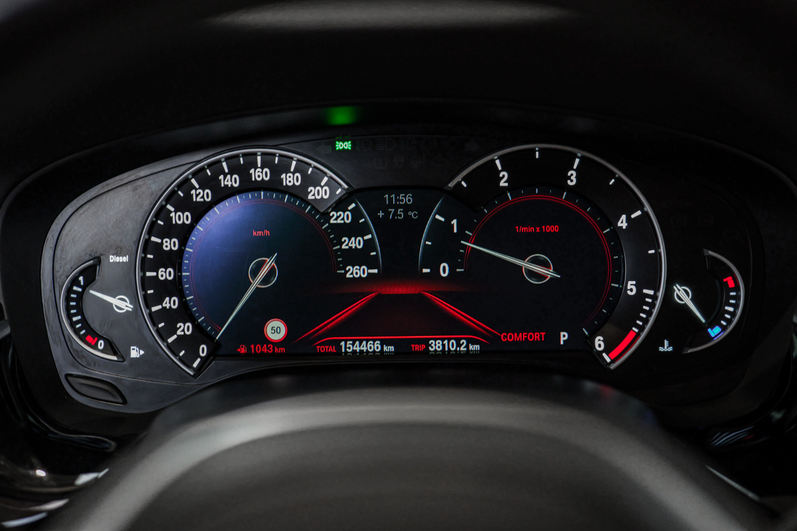 Blå BMW 530d fra 2019