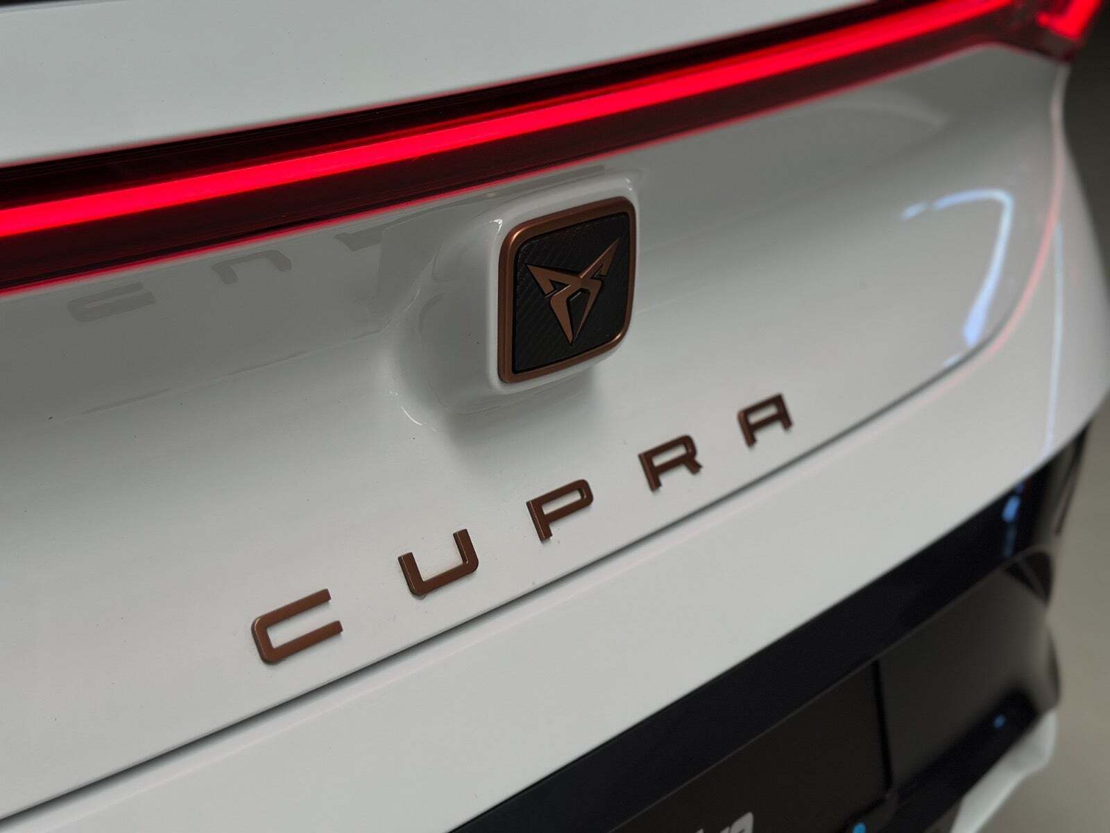 Hvid Cupra Born fra 2022
