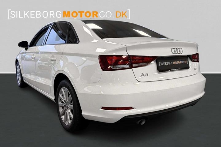 Hvid Audi A3 fra 2014