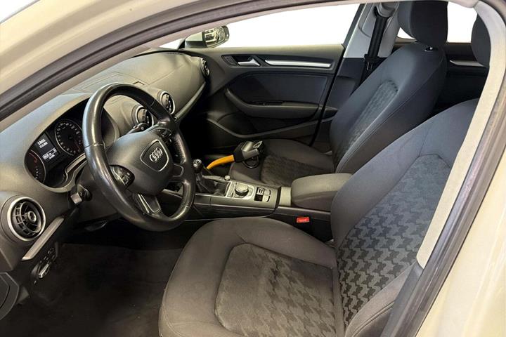 Hvid Audi A3 fra 2014