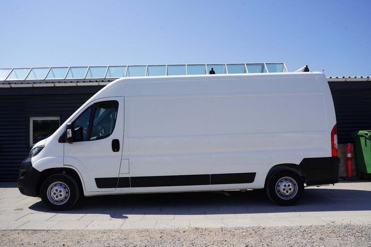 Peugeot Boxer 335 2,2 BlueHDi 140 L3H2 Premium