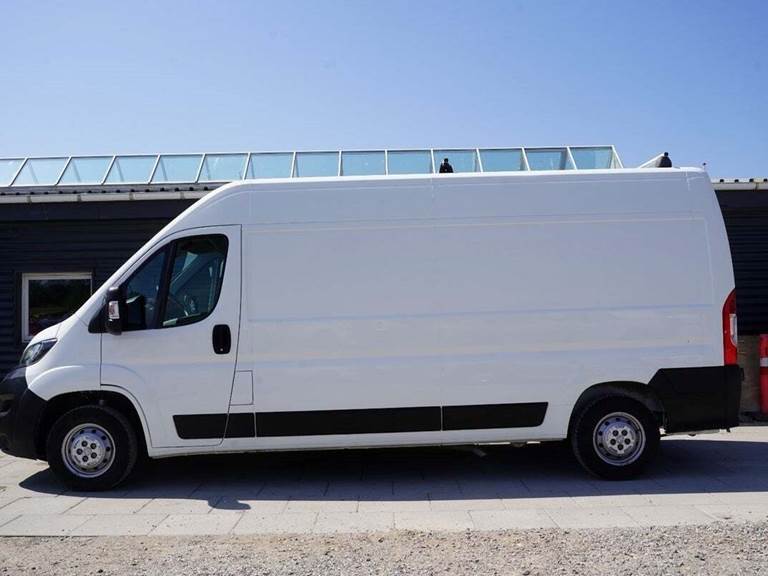 Peugeot Boxer 335 2,2 BlueHDi 140 L3H2 Premium