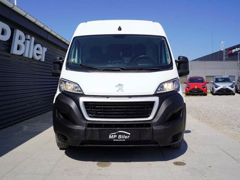 Peugeot Boxer 335 2,2 BlueHDi 140 L3H2 Premium