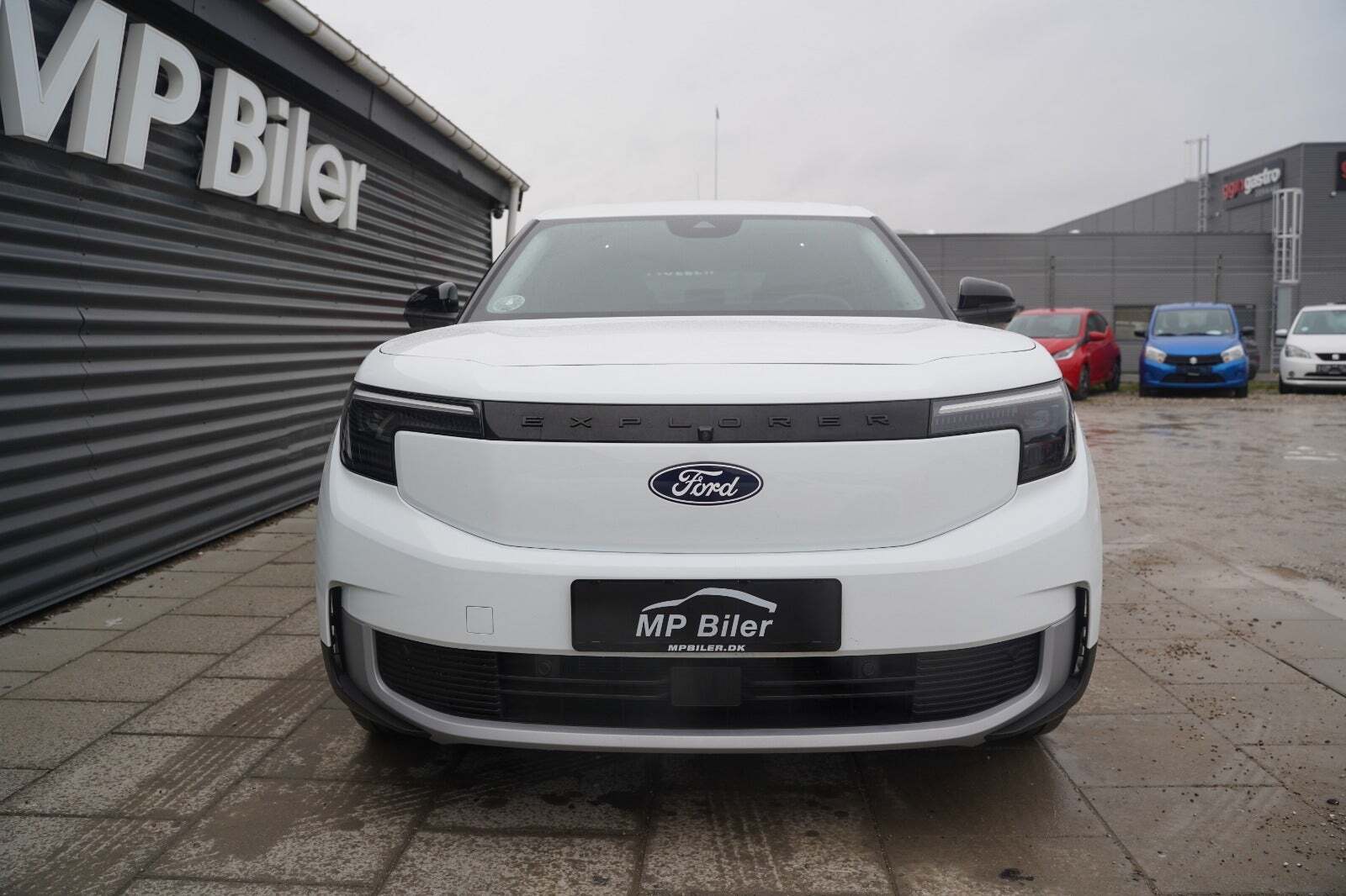 Ford Explorer 82 Select Extended Range