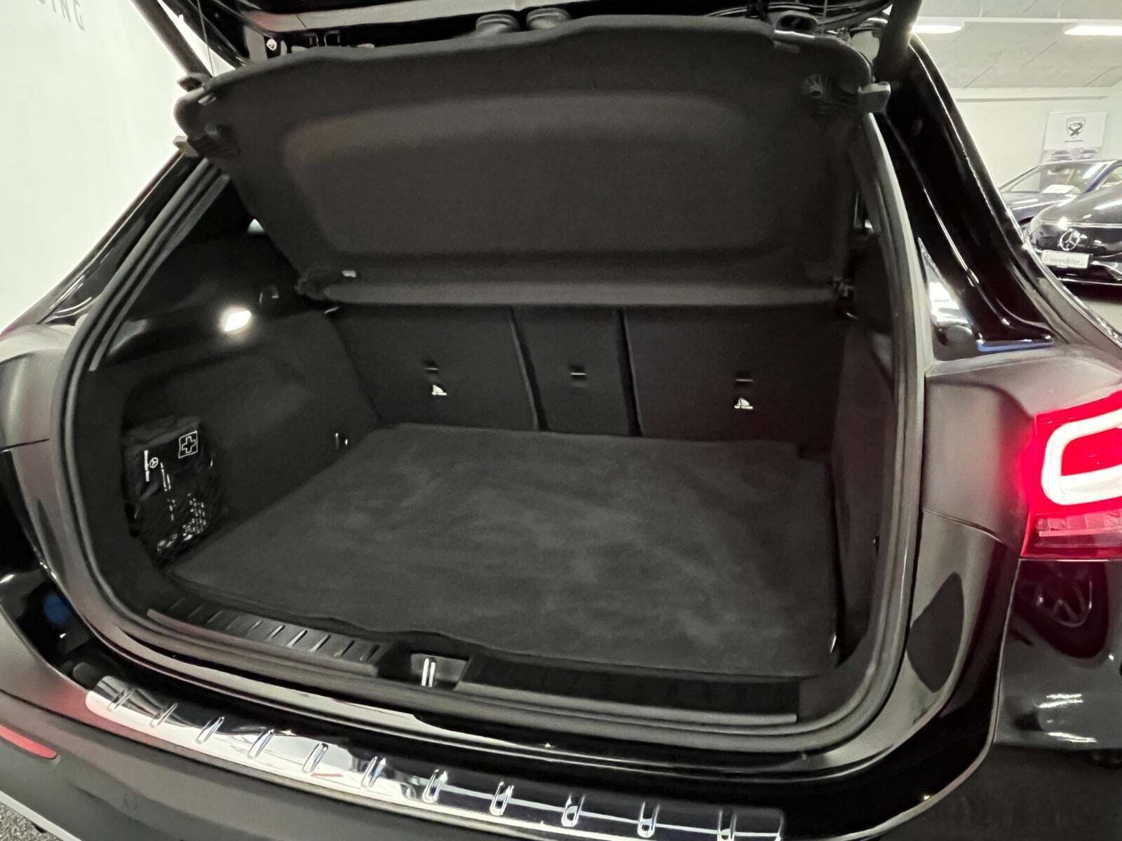 Sort Mercedes EQA250 fra 2022