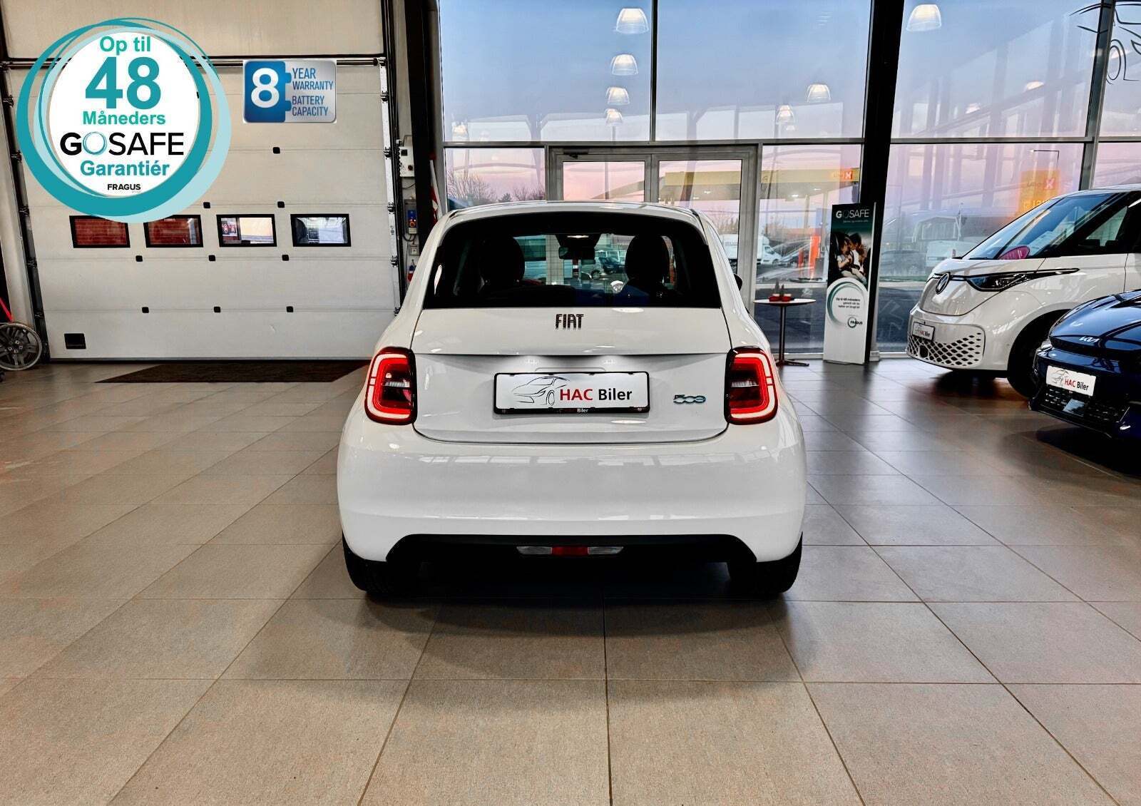 Hvid Fiat 500e fra 2023