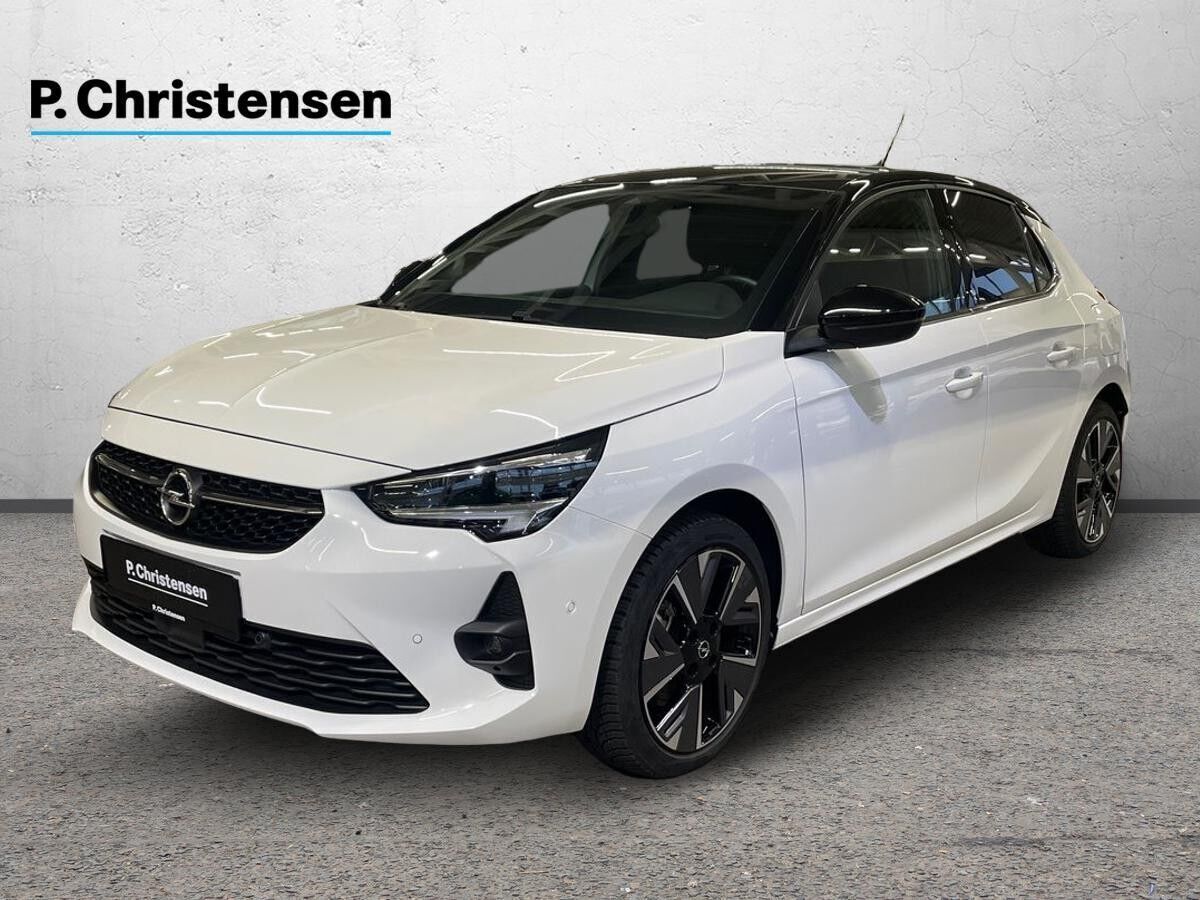 Hvid Opel Corsa-e fra 2023 set udefra