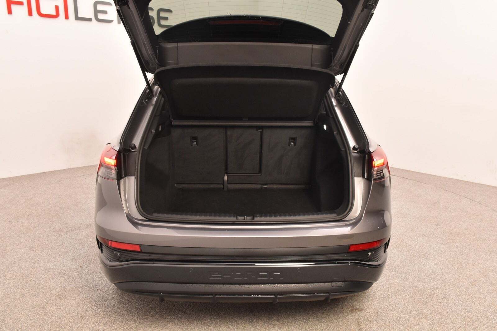 Grå Audi Q4 e-tron fra 2022