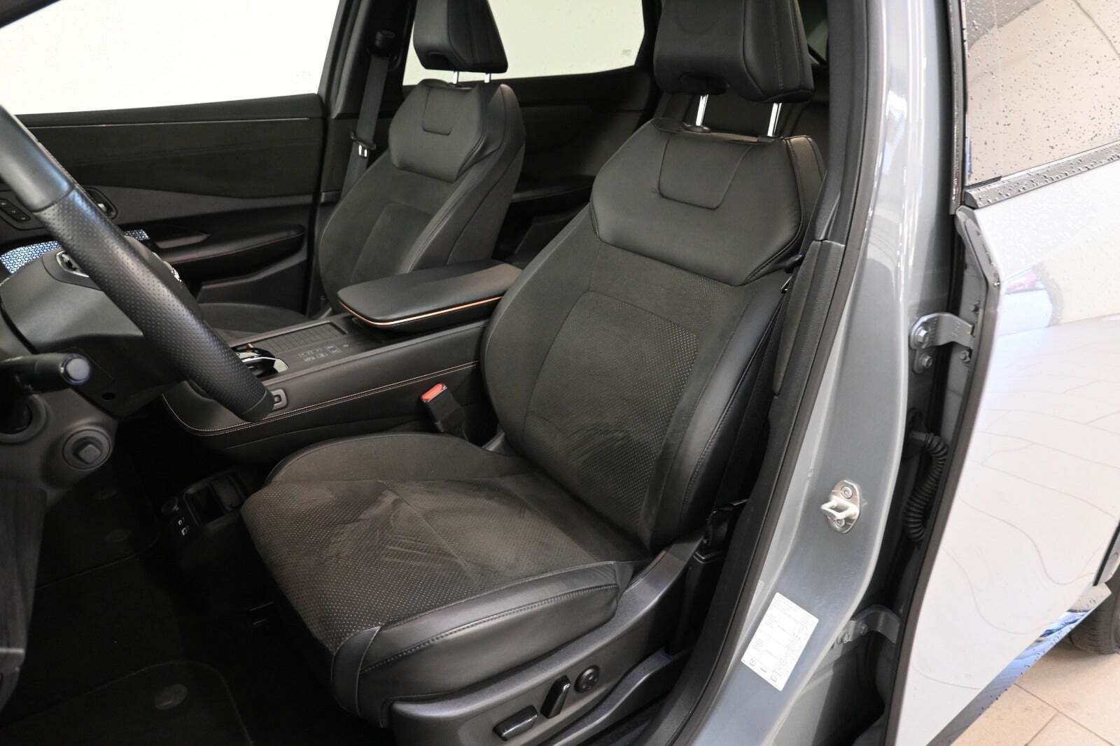 Grå Nissan Ariya fra 2022