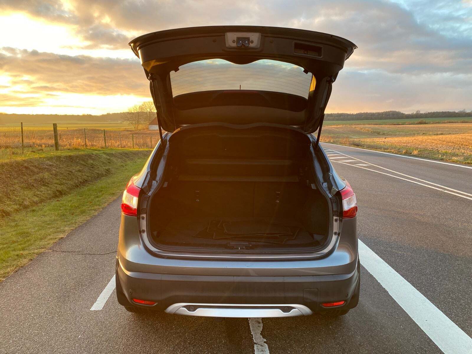 Grå Nissan Qashqai fra 2016