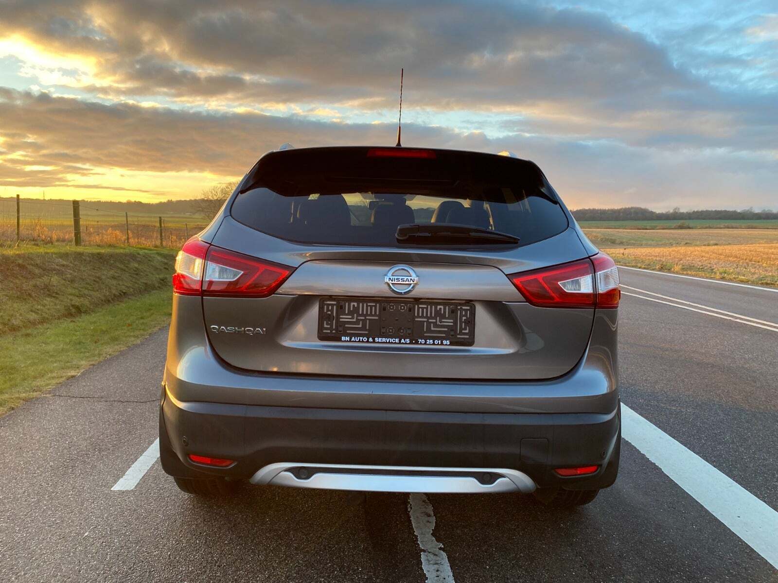 Grå Nissan Qashqai fra 2016