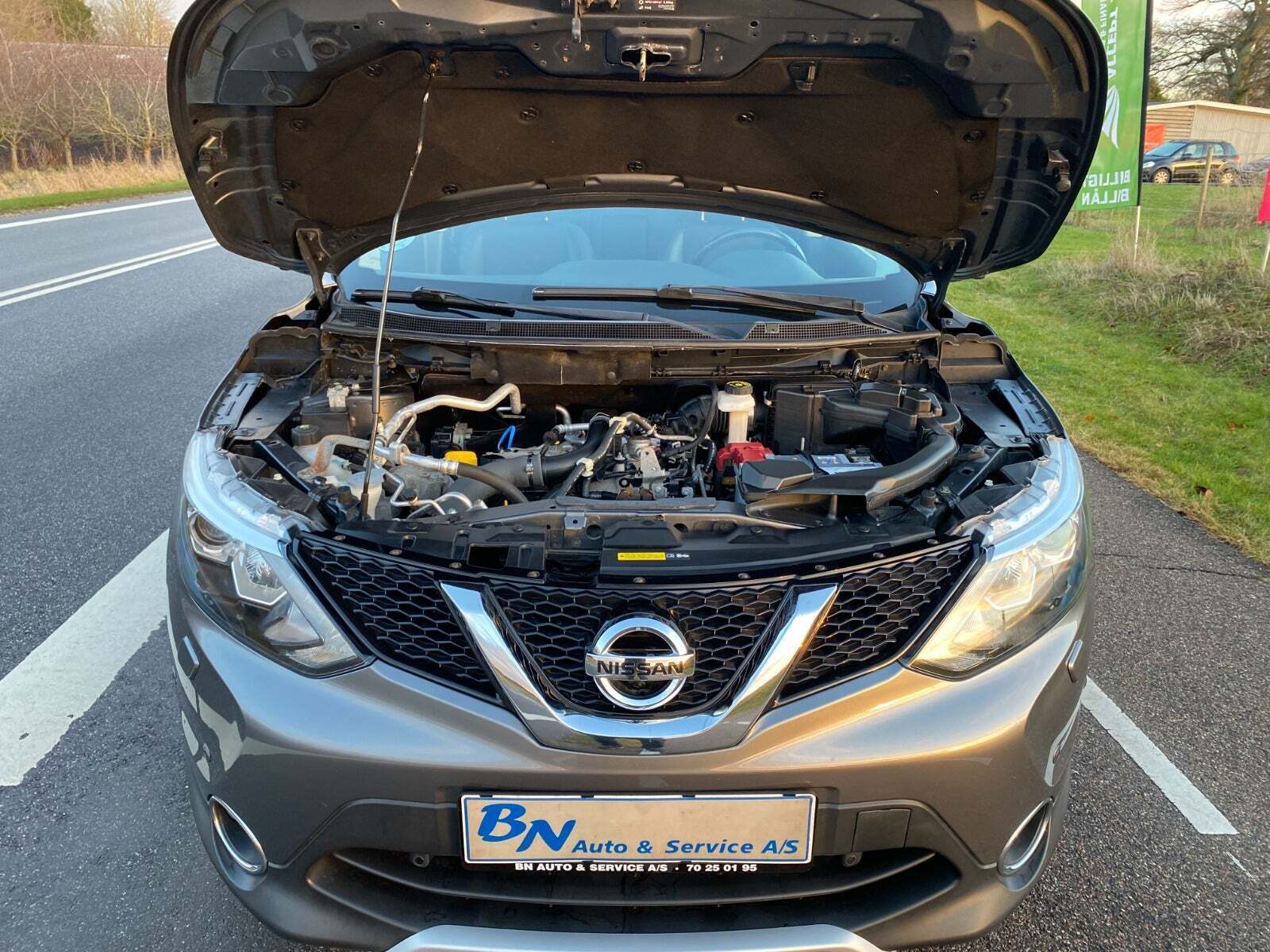 Grå Nissan Qashqai fra 2016