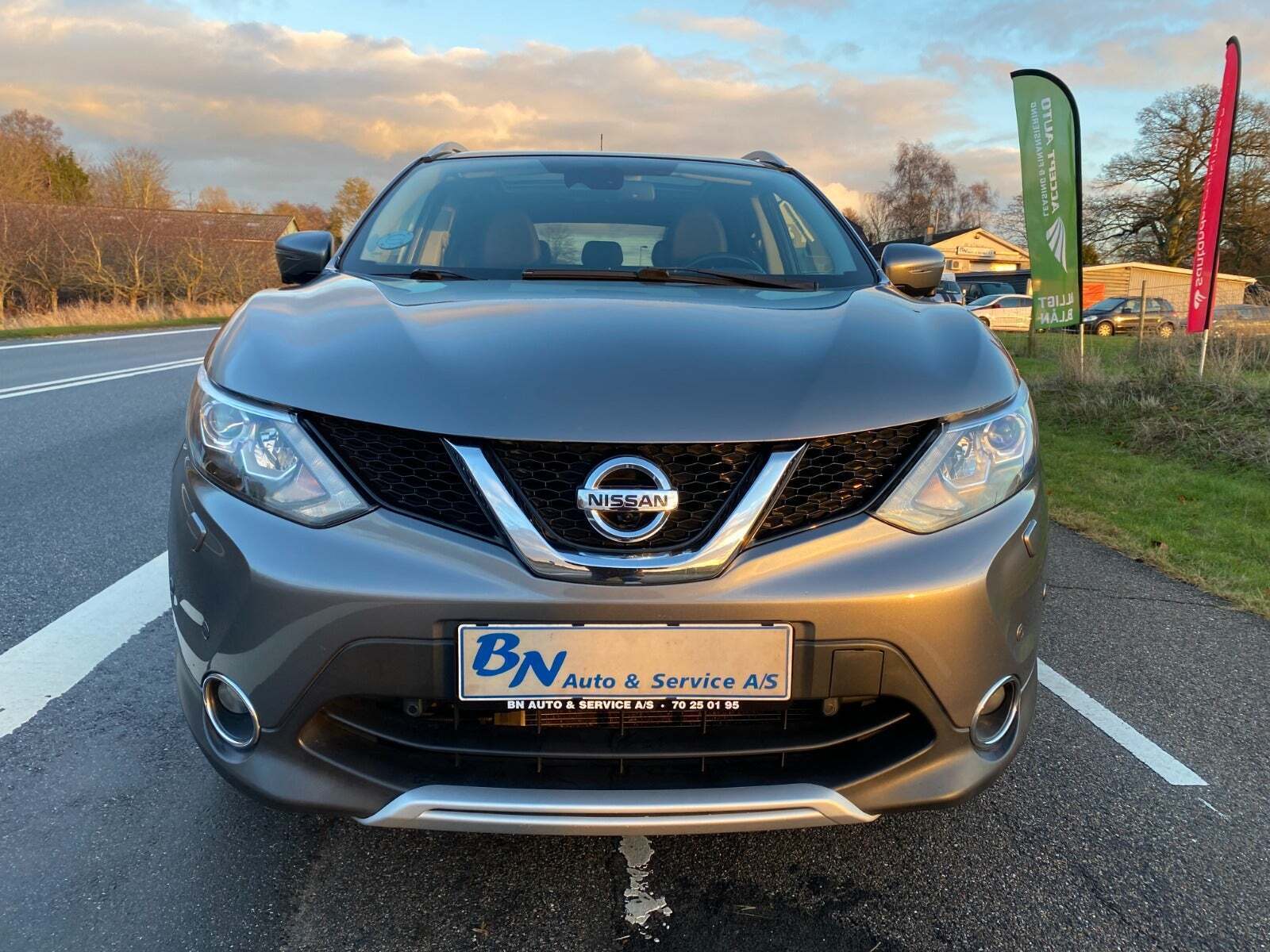 Grå Nissan Qashqai fra 2016
