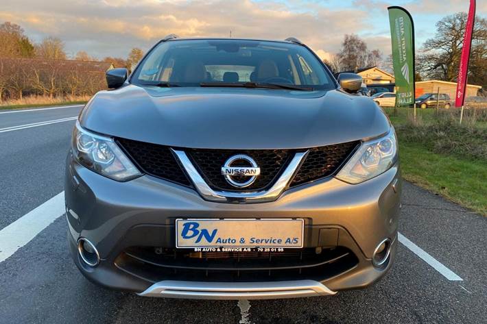 Grå Nissan Qashqai fra 2016