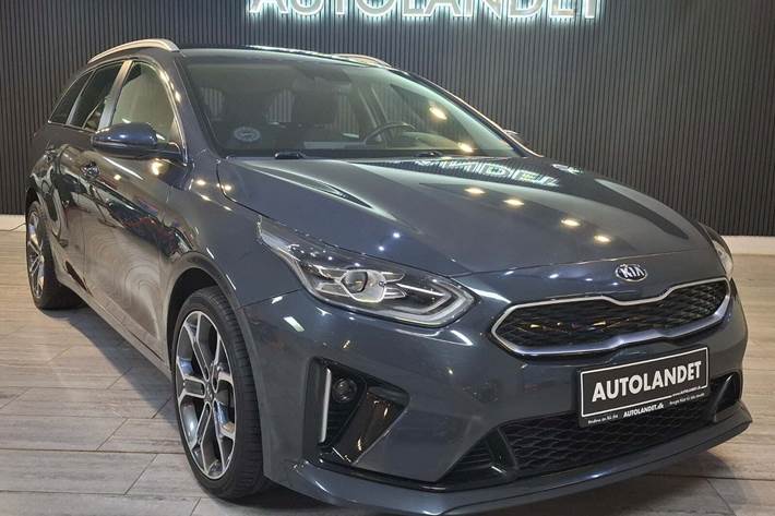 Grå Kia Ceed fra 2020 set udefra