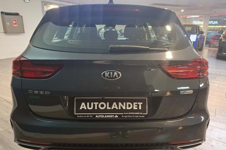 Grå Kia Ceed fra 2020